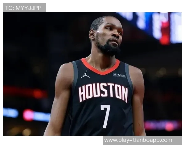 小卡半场强势表现单打得分12分4板3断全力防守杜兰特