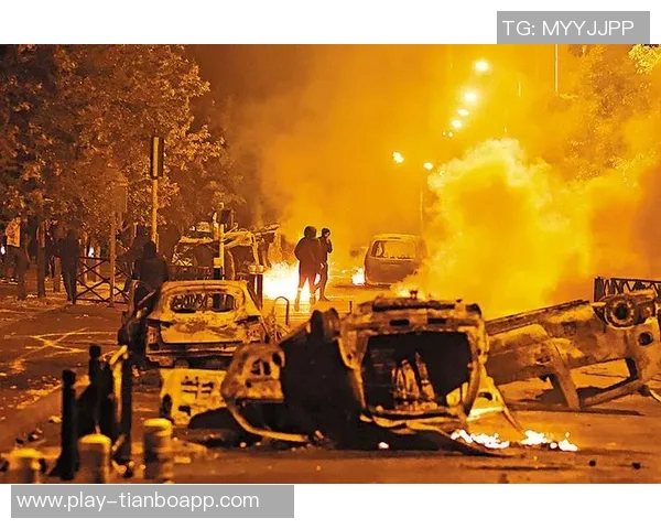 法国庆祝阿尔及利亚晋级引发骚乱巴黎政府紧急发出安全警告